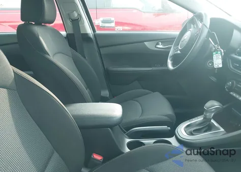 2019 Kia Forte Lxs z USA, uszkodzony, nr VIN 3KPF24AD6KE017182